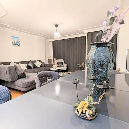 Lägenhet Superb & Elegant 3-bedroom Apt, Osmanbey *