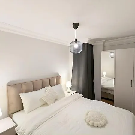 Superb & Elegant 3-bedroom Apt, Osmanbey شقة