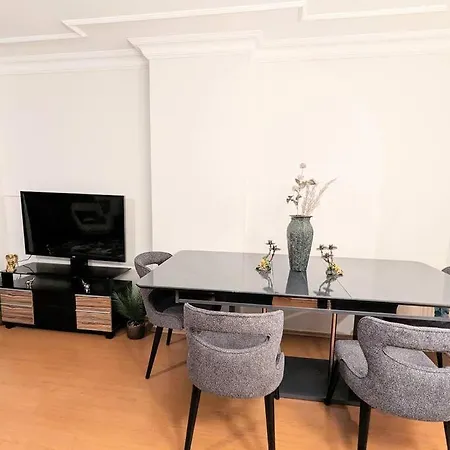 شقة Superb & Elegant 3-bedroom Apt, Osmanbey اسطنبول