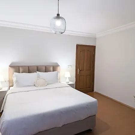 Superb & Elegant 3-bedroom Apt, Osmanbey 아파트 *
